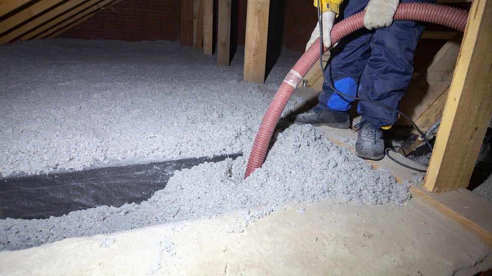 Dodatečné zateplení šikmé střechy snadno a efektivně