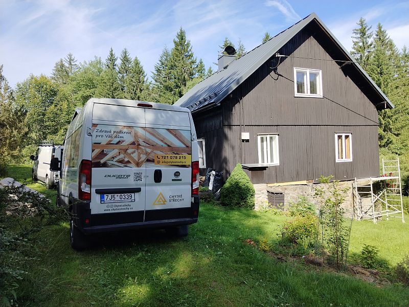 Kulturní dům Oslavice – sanace krovu a stropu včetně zateplení