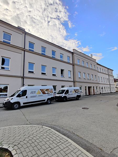 Čištění a sanace krovu nemocnice sv. Alžběty v Praze