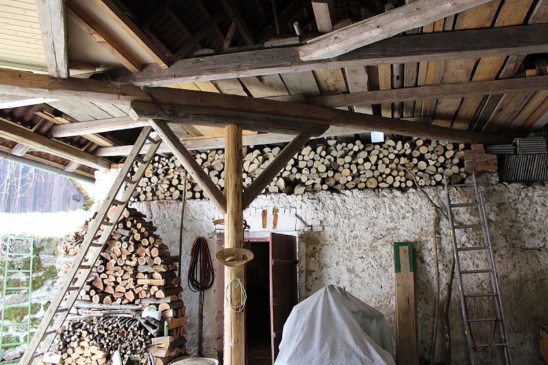 Ošetření trámové střešní konstrukce proti dřevokaznému hmyzu - rodinný dům Počátky