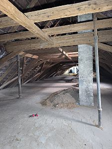 Čištění a sanace krovu nemocnice sv. Alžběty v Praze
