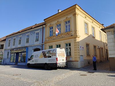 Hubení tesaříka a červotoče v budově Úřadu městyse Vranov nad Dyjí