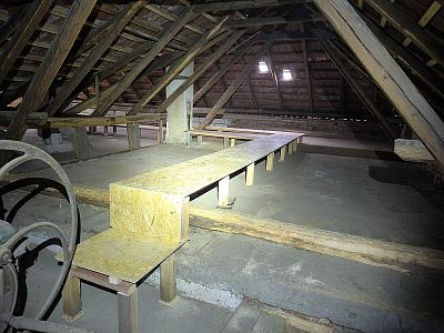 Komplexní ochrana střechy sanací krovu a zateplením podlahy půdy rodinného domu v Křoví u Velké Bíteše