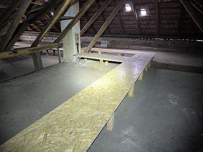 Komplexní ochrana střechy sanací krovu a zateplením podlahy půdy rodinného domu v Křoví u Velké Bíteše