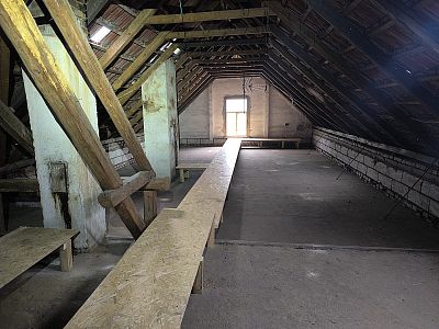 Komplexní ochrana střechy sanací krovu a zateplením podlahy půdy rodinného domu v Křoví u Velké Bíteše