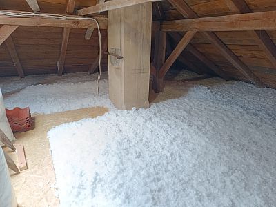 Komplexní sanace krovu a zateplení stropu rodinného domu ve Strančicích