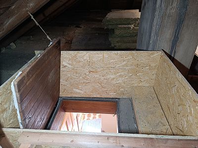 Komplexní sanace krovu a zateplení stropu rodinného domu ve Strančicích