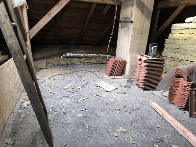 Komplexní sanace krovu a zateplení stropu rodinného domu ve Strančicích