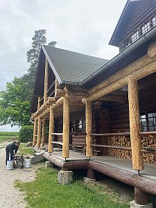 Likvidace tesaříka a dřevokazných hub ve srubu v Roseči