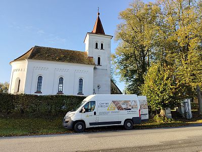 Ošetření starého krovu věže kaple v Radimovicích u Želče