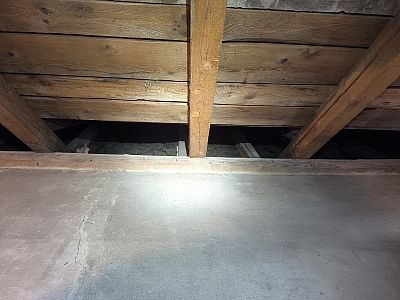 Ozdravení krovu, likvidace dřevokazů a zateplení podlahy půdy rodinného domu ve Chvalešovicích