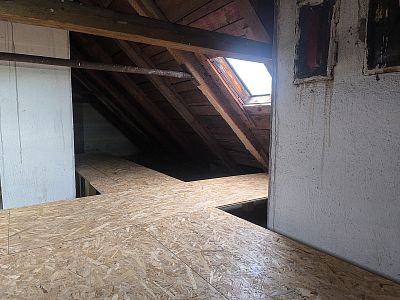 Ozdravení krovu, likvidace dřevokazů a zateplení podlahy půdy rodinného domu ve Chvalešovicích