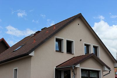 Plíseň a houba na střeše rodinného domu – Kostelec u Jihlavy