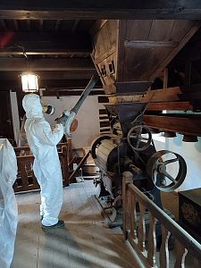 Rozsáhlá sanace dřevěných stropů a krovu historického mlýna v obci Býčkovice