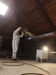 Sanace krovu a likvidace tesaříka krovového v rodinném domě v Mnichovicích