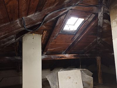 Sanace krovu a likvidace tesaříka krovového v rodinném domě v Mnichovicích