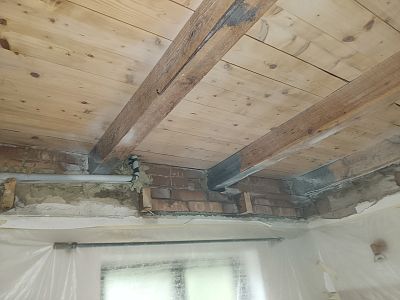 Sanace krovu a stropu chaty napadené dřevokazným hmyzem v Kamenném Přívozu