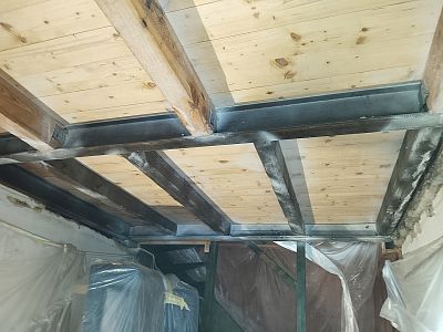 Sanace krovu a stropu chaty napadené dřevokazným hmyzem v Kamenném Přívozu