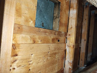 Sanace krovu a stropu chaty napadené dřevokazným hmyzem v Kamenném Přívozu