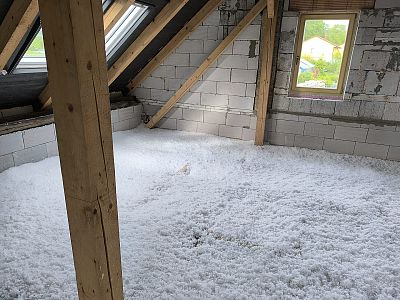 Sanace krovu a zateplení stropu do roštu v Dolních Hbitech
