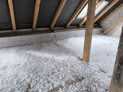 Sanace krovu a zateplení stropu do roštu v Dolních Hbitech