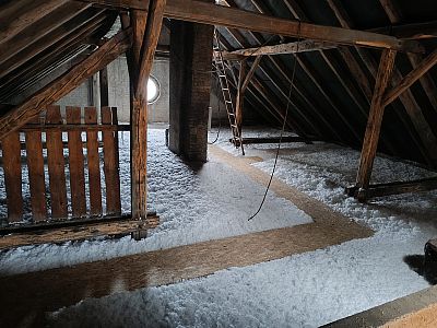 Sanace krovu a zateplení stropu obecní jídelny v Suchomastech