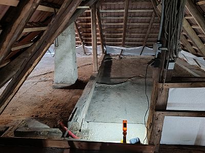 Sanace krovu a zateplení stropu s revizními lávkami v Konopišti