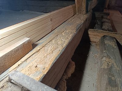 Sanace krovu a zateplení stropu s revizními lávkami v Konopišti