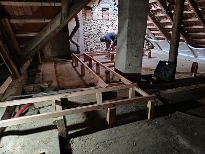 Sanace krovu a zateplení stropu s revizními lávkami v Konopišti
