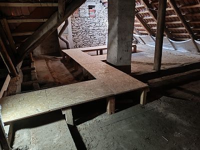 Sanace krovu a zateplení stropu s revizními lávkami v Konopišti