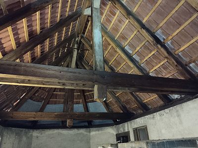 Sanace krovu základní školy ve Vinařicích