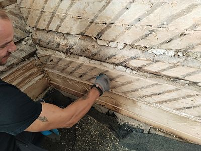 Sanace roubenky napadené dřevokazným hmyzem v obci Srní