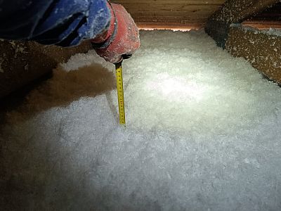 Zateplení stropu mateřské školy foukanou izolací v Českých Budějovicích