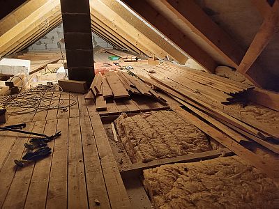 Zateplení stropu rodinného domu v Jihlavě pomocí foukané izolace