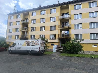 Zpřístupnění a zateplení půdního prostoru bytového domu v Lánově u Vrchlabí